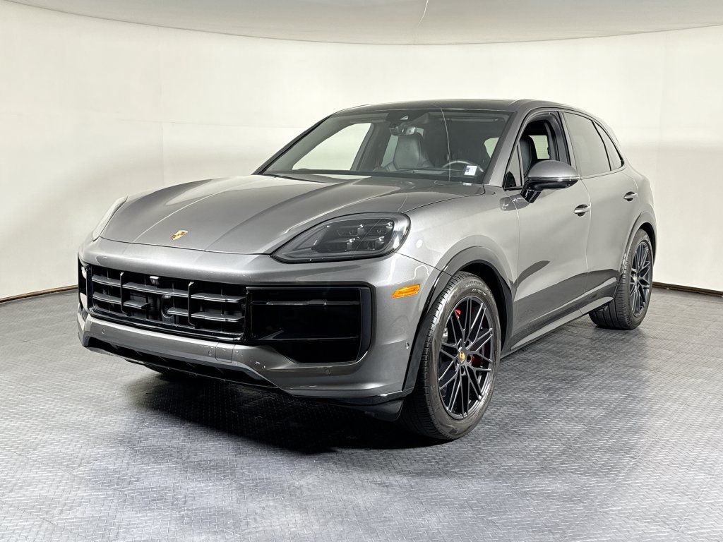 Certified 2025 Porsche Cayenne GTS AWD/4WD image 1