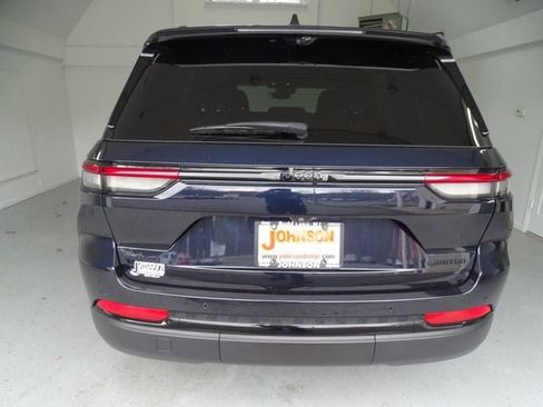 Certified 2024 Jeep Grand Cherokee Limited w/ Luxury Tech Group II image 22