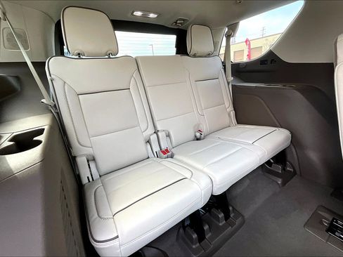 Used 2024 GMC Yukon Denali image 30