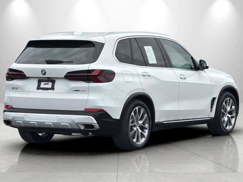 Used 2025 BMW X5 xDrive50e w/ Climate Comfort Package AWD/4WD image 2