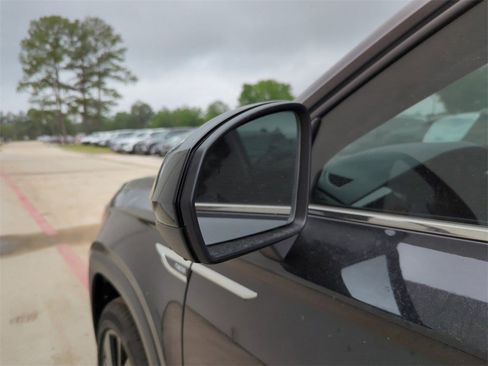 New 2024 Volkswagen Taos SEL image 9