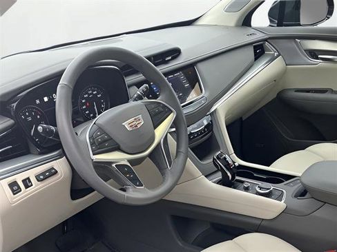 Used 2023 Cadillac XT5 Premium Luxury w/ Technology Package image 12