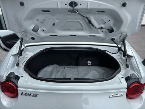 Used 2017 MAZDA MX-5 Miata RF Grand Touring RWD image 21