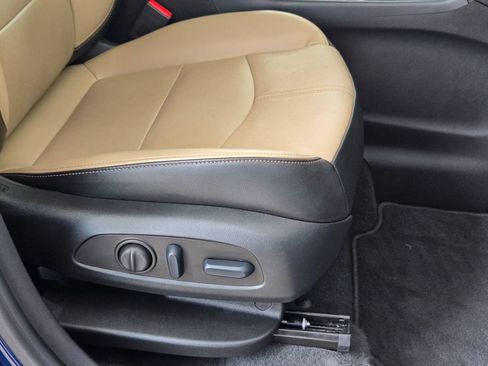Used 2023 Chevrolet Equinox Premier AWD/4WD image 27