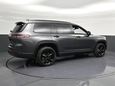 Used 2023 Jeep Grand Cherokee L Laredo RWD image 3