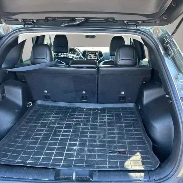 Used 2019 Jeep Cherokee Limited AWD/4WD image 18