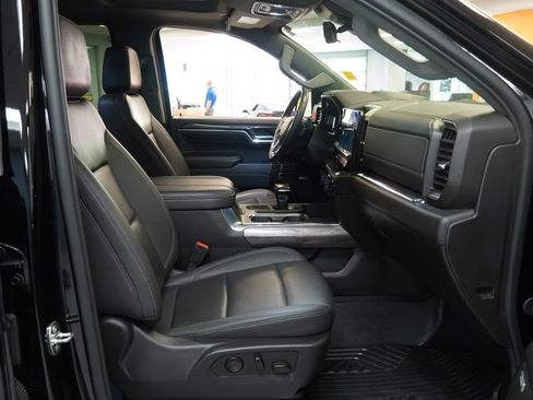 Used 2024 Chevrolet Silverado 1500 LTZ w/ LTZ Premium Package AWD/4WD image 27