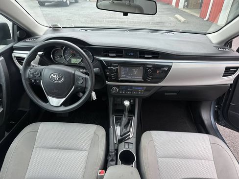 Used 2016 Toyota Corolla LE FWD image 11