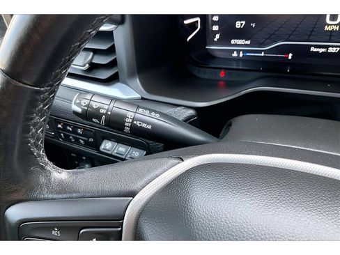Used 2022 GMC Yukon XL Denali AWD/4WD image 20