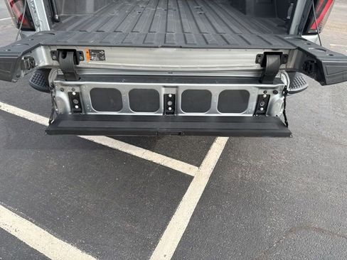 Used 2024 GMC Sierra 2500 AT4 w/ AT4 Premium Plus Package AWD/4WD image 11