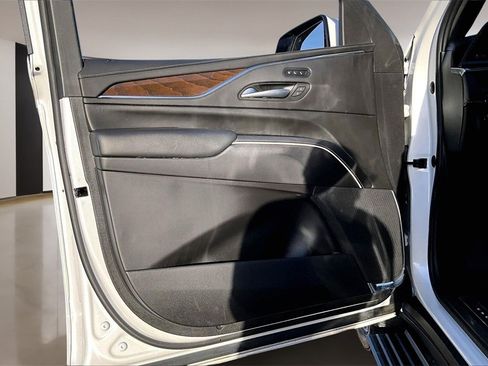 Used 2023 Cadillac Escalade Sport Platinum image 18
