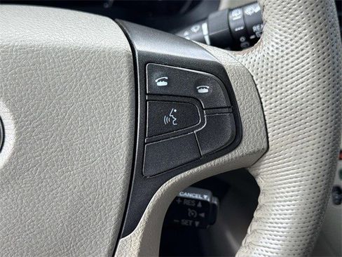 Used 2011 Toyota Sienna XLE image 24