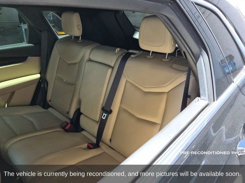 Used 2019 Cadillac XT5 FWD image 12