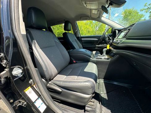 Used 2018 Toyota Highlander Plus w/ Protection Package #3 AWD/4WD image 15