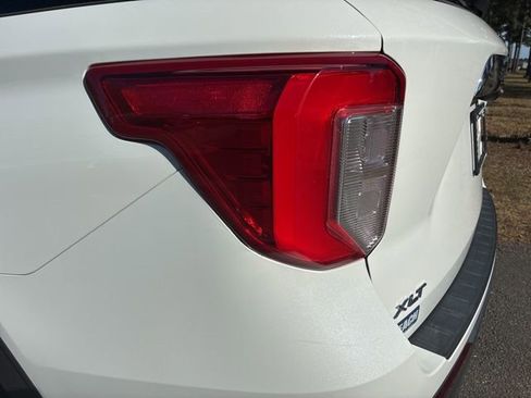 Used 2023 Ford Explorer XLT w/ Equipment Group 202A RWD image 13