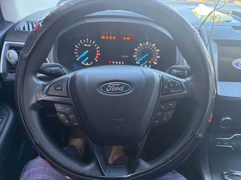 Used 2020 Ford Edge SE image 13