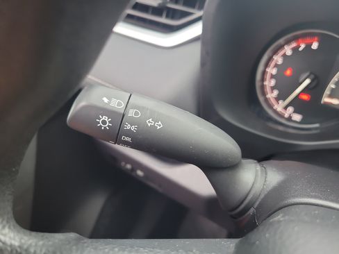 Certified 2025 Toyota RAV4 LE FWD image 30