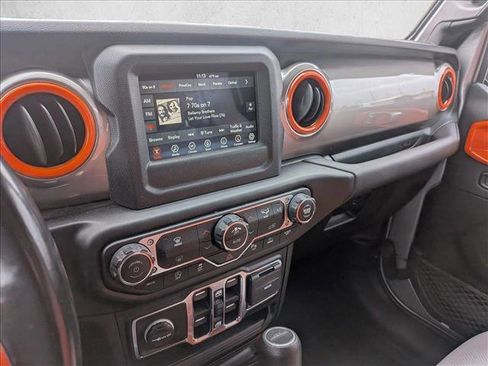 Used 2020 Jeep Gladiator Overland w/ Safety Group image 13