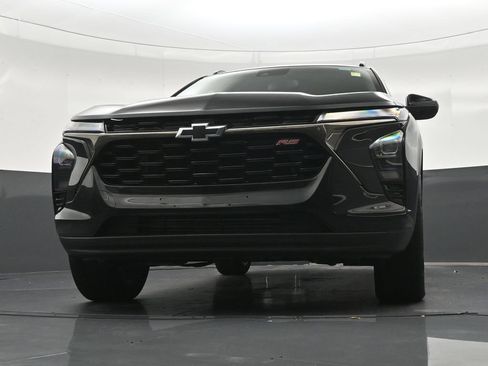 Used 2025 Chevrolet Trax RS FWD image 30