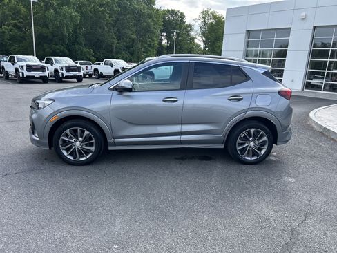 Used 2023 Buick Encore GX Select w/ Sport Touring Package FWD image 2