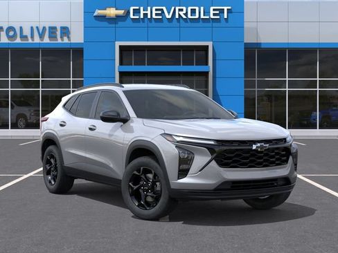 New 2026 Chevrolet Trax LT w/ Midnight Edition FWD image 8