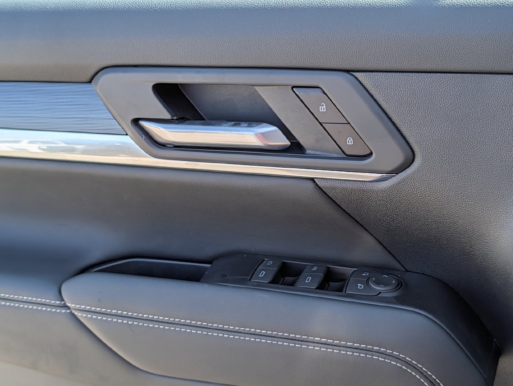 New 2027 GMC Terrain Elevation w/ Technology Package II FWD image 22
