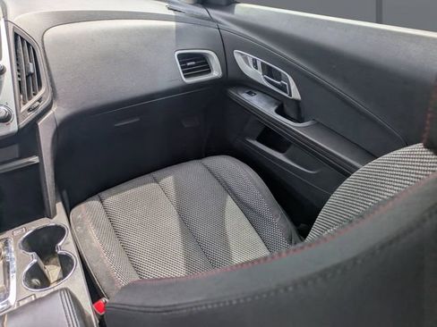 Used 2017 Chevrolet Equinox LS image 17