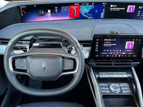 Used 2024 Lincoln Nautilus Premier w/ Equipment Group 102A image 12