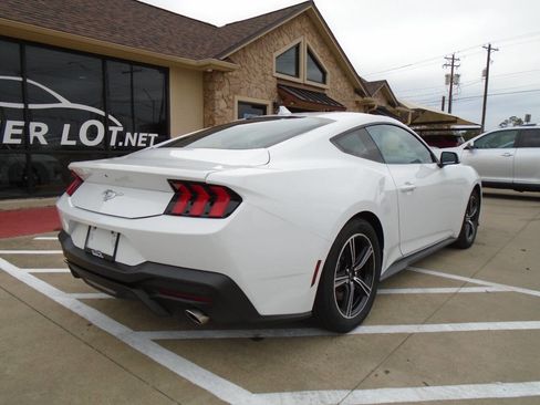 Used 2024 Ford Mustang Coupe image 8