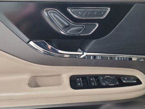 Used 2021 Lincoln Corsair Reserve AWD/4WD image 27
