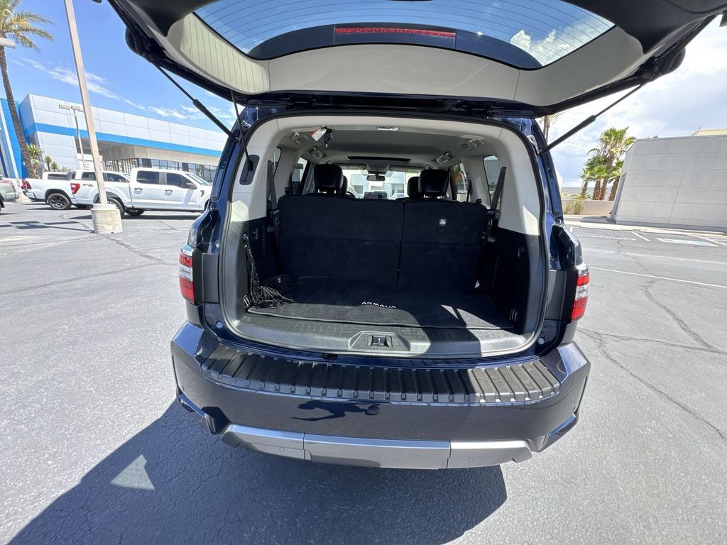 Used 2024 Nissan Armada SL w/ Captain's Chairs Package AWD/4WD image 27