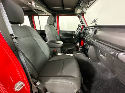 Used 2022 Jeep Wrangler Unlimited Sport AWD/4WD image 40