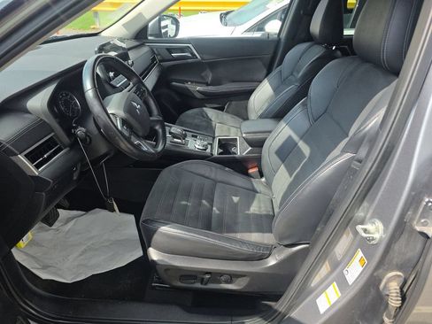 Used 2022 Mitsubishi Outlander SE AWD/4WD image 2