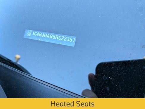 Used 2024 Jeep Grand Cherokee Altitude image 8