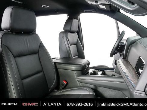 Used 2025 Chevrolet Tahoe LT AWD/4WD image 22