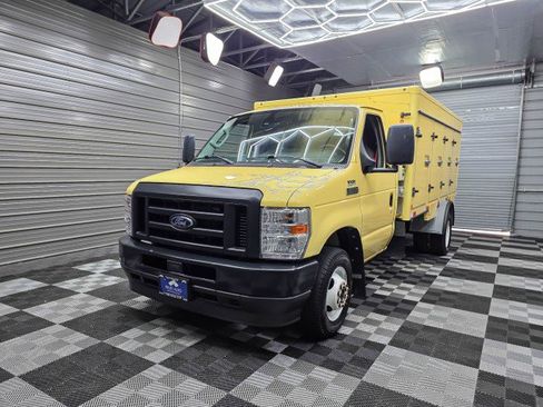 Used 2022 Ford E-450 and Econoline 450 Super Duty RWD image 45
