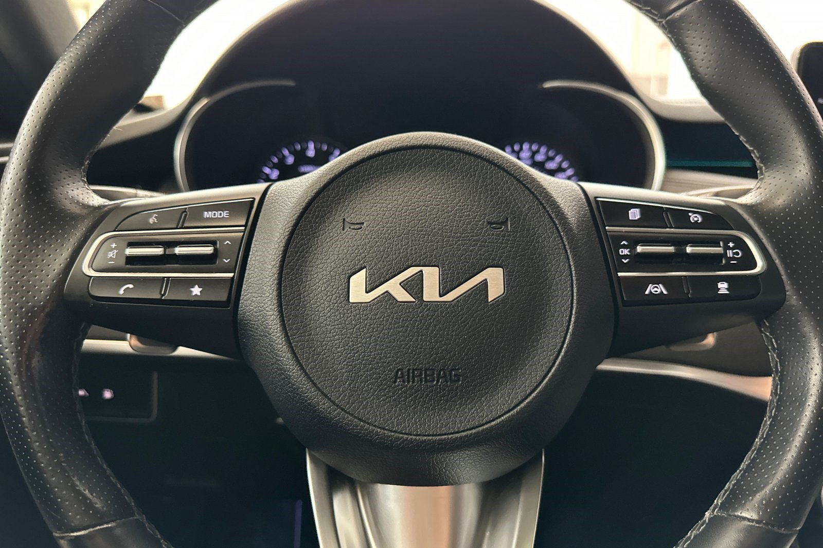 Used 2022 Kia Stinger GT1 RWD image 10