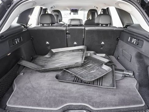 Used 2025 Mercedes-Benz GLC 350e 4MATIC image 21