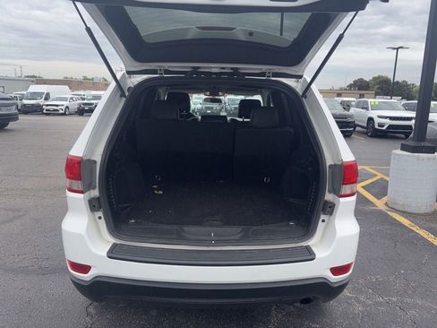 Used 2013 Jeep Grand Cherokee Laredo w/ Laredo E Group AWD/4WD image 13