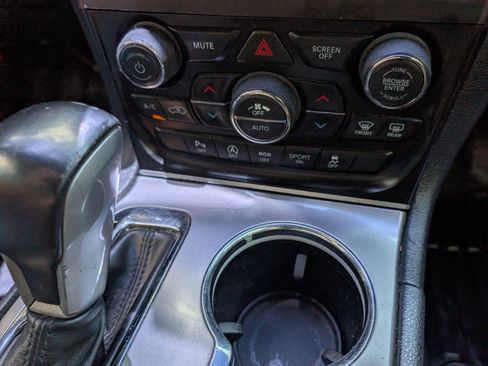 Used 2022 Jeep Grand Cherokee Laredo E RWD image 19