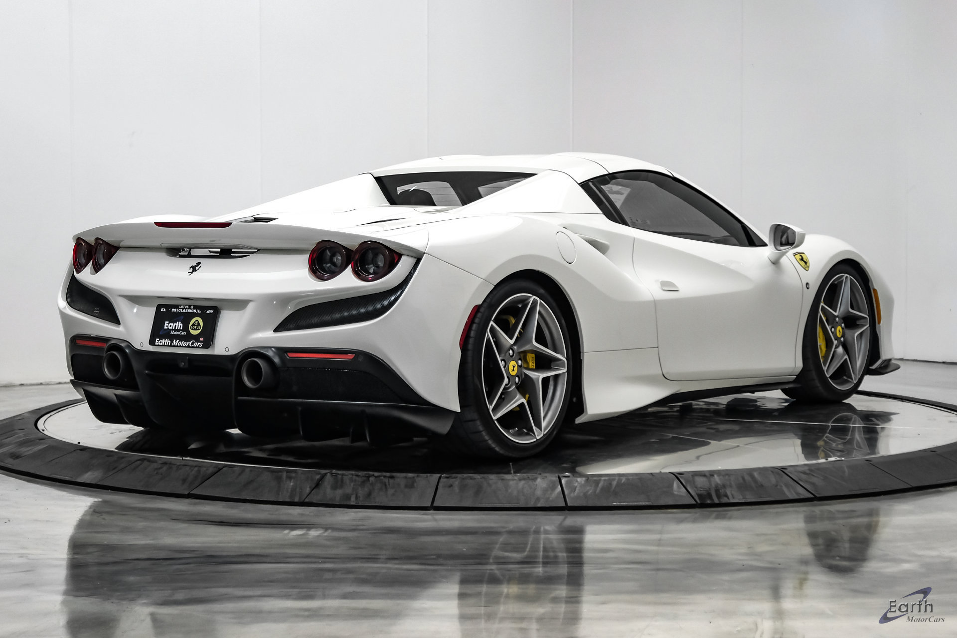 Used 2022 Ferrari F8 Tributo RWD image 23