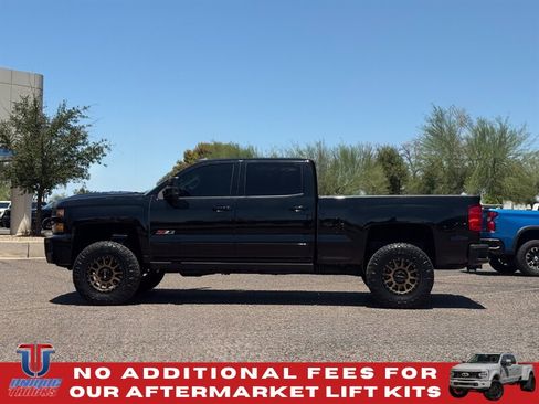 Used 2019 Chevrolet Silverado 2500 LT w/ Midnight Edition AWD/4WD image 13