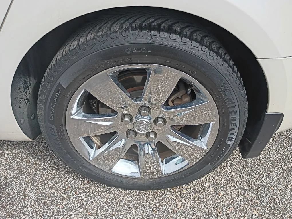 Used 2013 Buick LaCrosse Premium w/ Driver Confidence Package FWD image 19