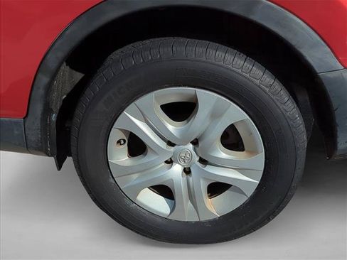 Used 2014 Toyota RAV4 LE FWD image 9