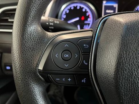 Used 2018 Toyota Camry LE FWD image 22