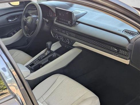 Certified 2025 Honda Accord SE image 22