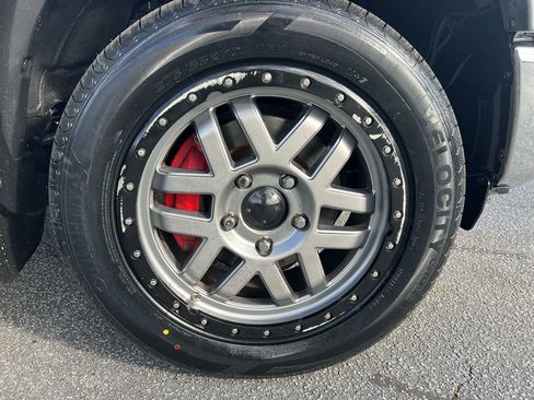 Used 2018 Toyota Tundra SR5 w/ SR5 Upgrade Package AWD/4WD image 13