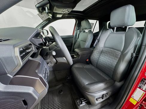 Certified 2025 Toyota 4Runner TRD Off-Road Premium AWD/4WD image 2