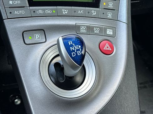 Used 2015 Toyota Prius Two image 22