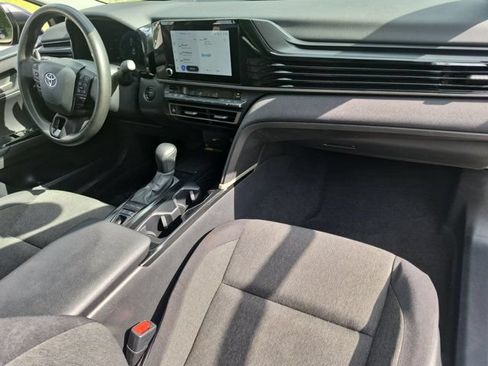 Used 2025 Toyota Camry LE FWD image 31
